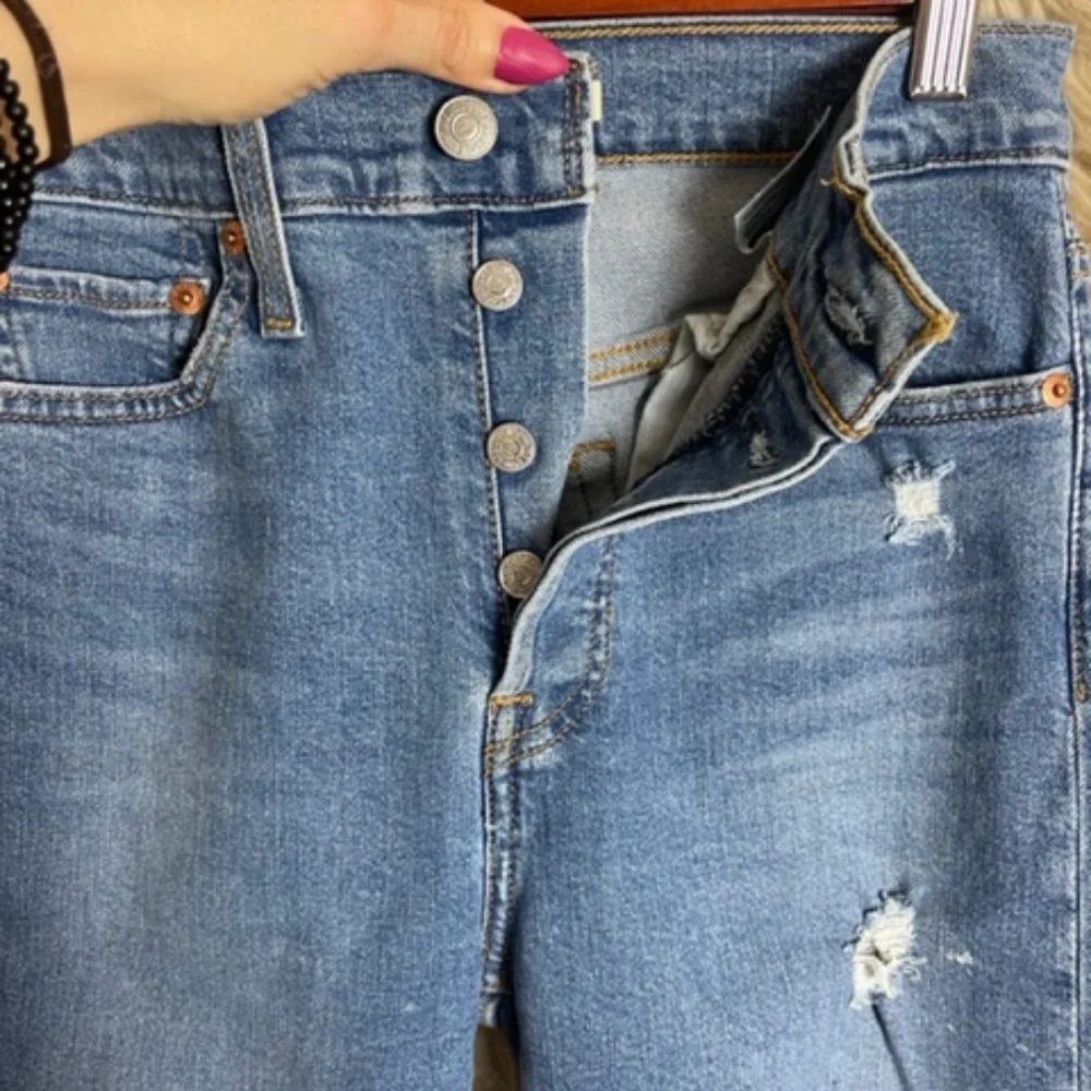Levi's • 'Wedgie' Skinny Jean • Blue Distressed • 26 - Picture 7 of 13